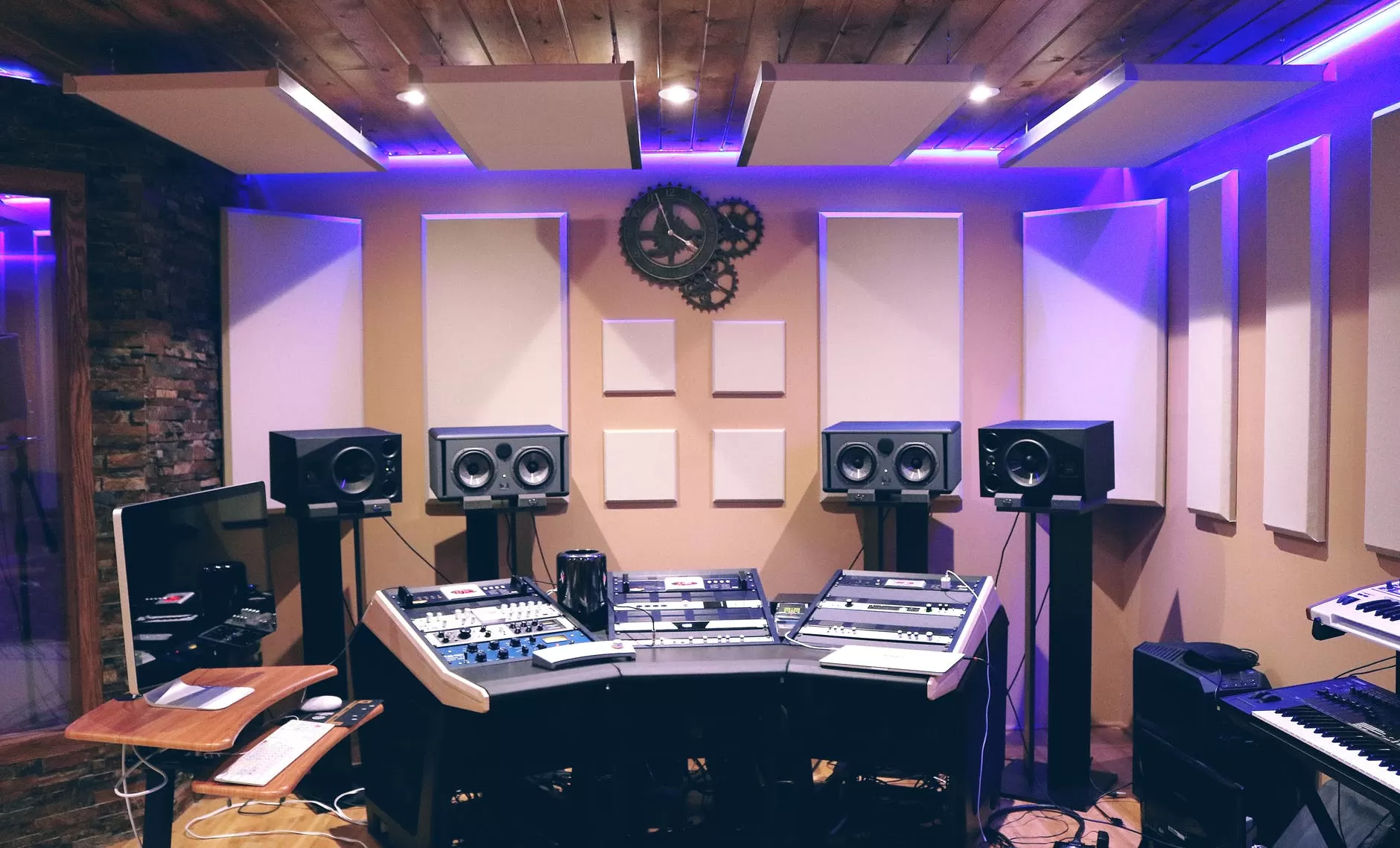 RhythmWave Studios: Your Sound, Our Passion